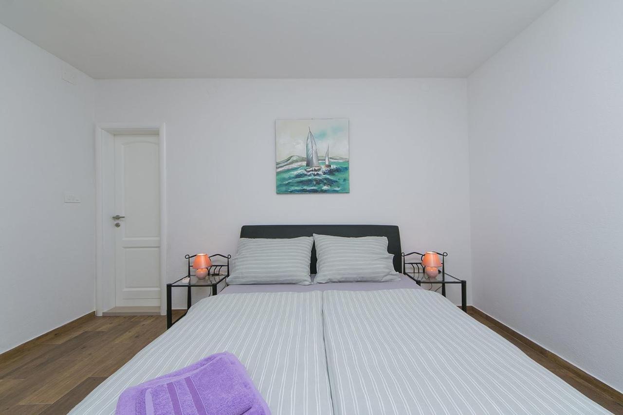 Apartments Sanja Baška Voda Kültér fotó
