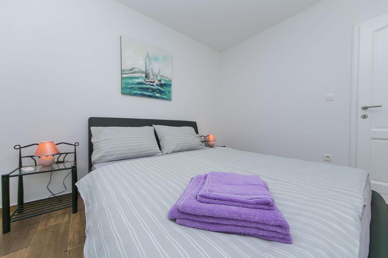 Apartments Sanja Baška Voda Kültér fotó